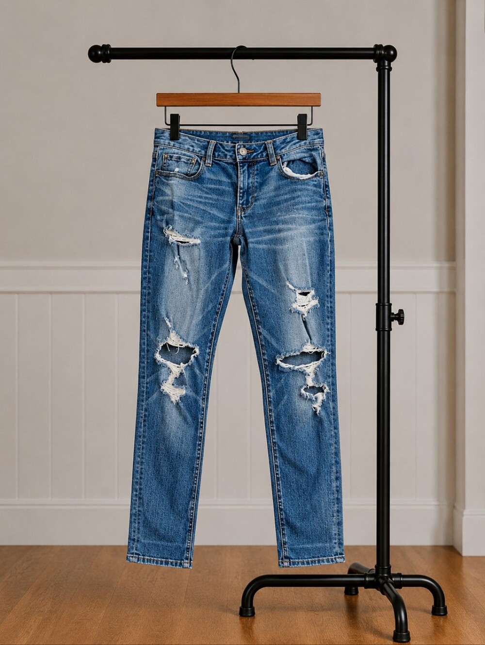 American Eagle Distressed Blue Jeans